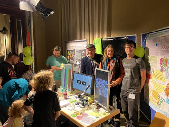 PIs Joachim Heberle and Ramona Schlesinger alongside IGK member Jheng-Liang Chen at 2023's Berlin Science Week.